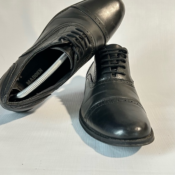 Steve Madden Keeten Black Leather Shoes - Classic and Stylish! - Picture 5 of 6